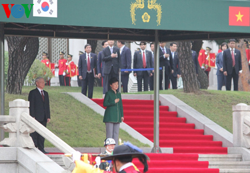 Lễ đón chính thức được tổ chức trọng thể với những nghi thức cao nhất dành cho nguyên thủ quốc gia