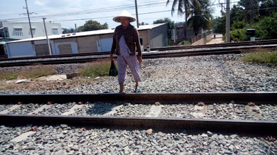 Hiểm họa đường ngang dân sinh qua đường sắt