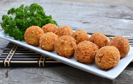 Khoai tây viên chiên xù