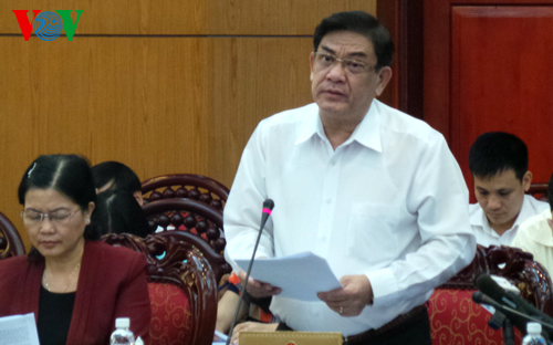 Phó Chánh án TANDTC Tống Anh Hào báo cáo trước Ủy ban TV Quốc hội