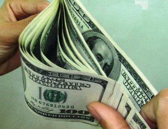 Đô-la Mỹ giảm giá mạnh