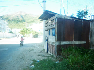 Nhà chiếm lề đường