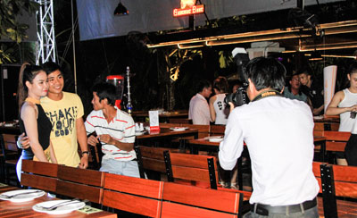 Thú vị nghề chụp ảnh ở bar, club