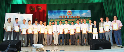 Biểu dương nông dân sản xuất kinh doanh giỏi giai đoạn 2011 - 2014