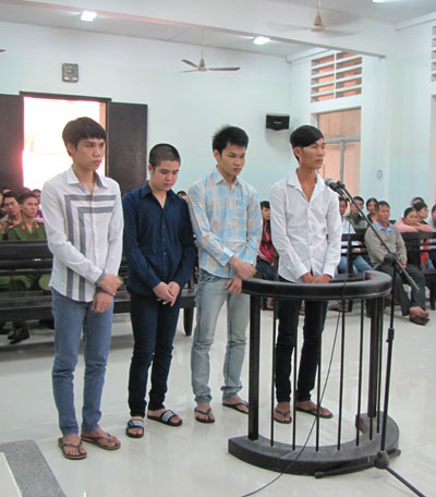 Đâm chết bạn nhậu chỉ vì một chút nghi ngờ