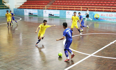 12 đội bóng tranh tài