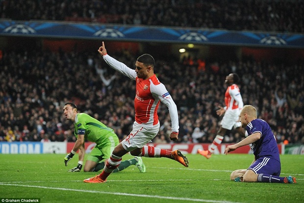 Dẫn 3 bàn, Arsenal vẫn bị chia điểm phút chót