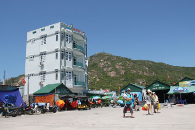 Một góc xã Cam Bình .