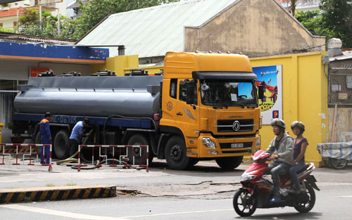 Các đầu mối kinh doanh xăng dầu đang lãi 1.200 - 1.600 đồng/lít xăng