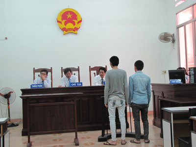 Phiên tòa phúc thẩm vụ án Mua bán trái phép chất ma túy tại Tòa án nhân dân tỉnh sáng 7-11 (ảnh có tính minh họa).