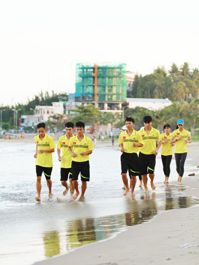 Đội tuyển điền kinh tập luyện chuẩn bị cho ABG 4.