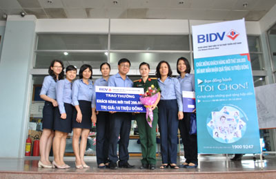 BIDV trao thưởng cho khách hàng mới thứ 200 ngàn