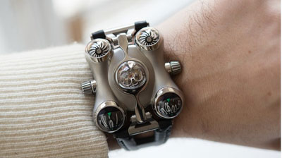 MB&F HM6 - đồng hồ "tàu không gian" ra mắt