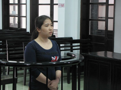 Xài tiền giả, lãnh án thật!