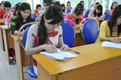 Các thí sinh tham gia phần thi kiểm tra năng lực.