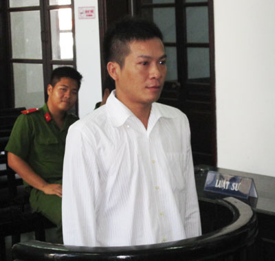 Bị cáo Trương Anh Tiến trước vành móng ngựa.