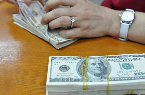 Chuyển tiền điện tử 1.000 USD trở lên phải báo cáo