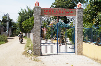 Miếu Cây Gạo xã Diên An. 