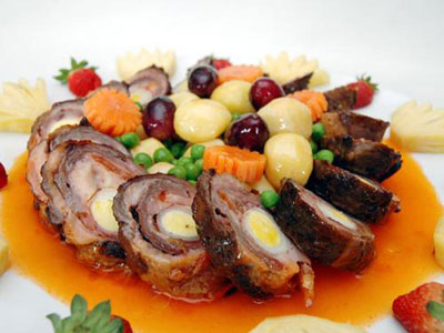 Trứng cuộn thịt heo kho