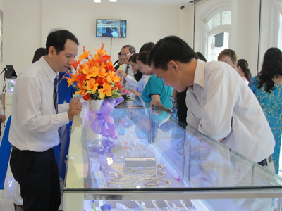 Giới thiệu các mẫu nữ trang mới trong mùa cưới 2014