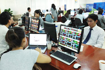 Chứng khoán xanh cả hai sàn