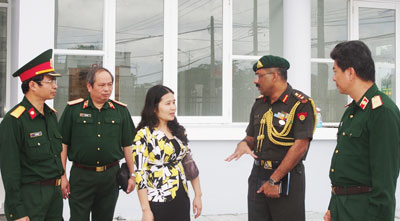 Tiếp Tùy viên Quân sự Ấn Độ