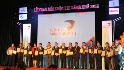 Nhận giải thưởng Doanh nghiệp sáng tạo