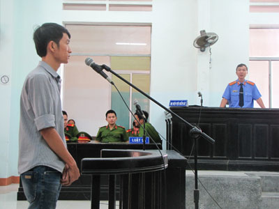 Trộm đồ của bạn cùng phòng trọ