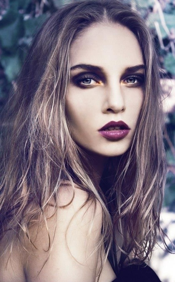 Làm đẹp cho mái tóc tối màu