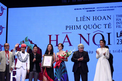 "Đập cánh giữa không trung" giành giải đặc biệt tại LHP quốc tế Hà Nội 2014