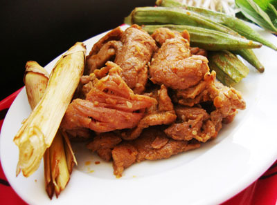 Thơm nức mũi với thịt nai nướng chao