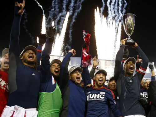 Đội bóng của Lee Nguyễn vô địch MLS miền Đông