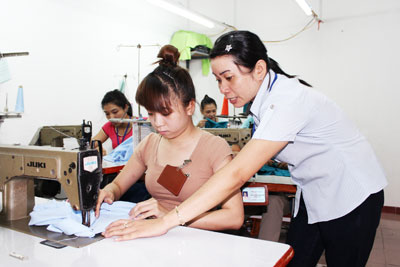 Dạy nghề cho hơn 870 lao động