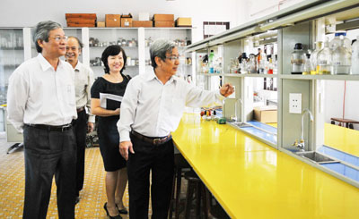 Kiểm tra phòng thí nghiệm.