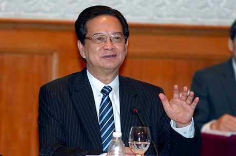 Thủ tướng bày tỏ mong muốn thường xuyên nhận được góp ý của DN về việc tạo môi trường đầu tư thông thoáng hơn. Ảnh: VGP/Nhật Bắc