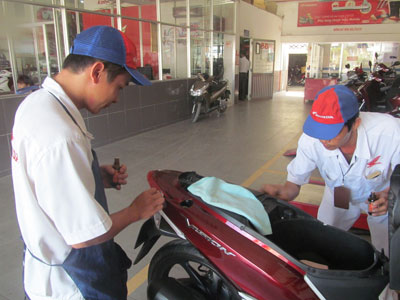 Phủ nano cho xe máy: Có chống được trầy xước?