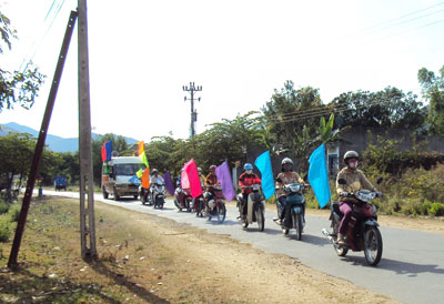 Truyền thông thực hiện chiến dịch ở xã Xuân Sơn, Vạn Ninh.