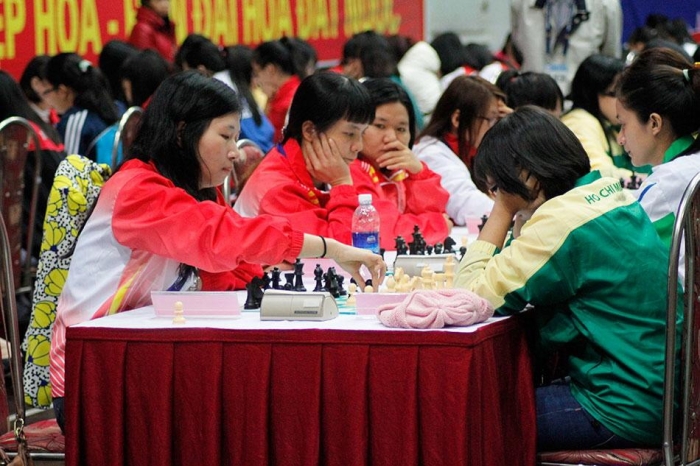 Thanh Trang (bìa trái) cũng thi đấu không thành công - Ảnh: vietnamchess.vn