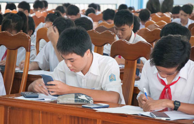 284 thí sinh thi giải toán trên máy tính cầm tay