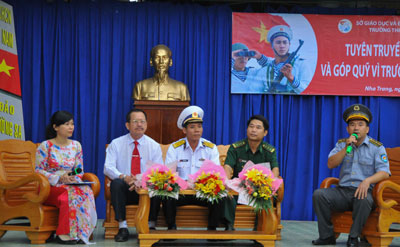 Tuyên truyền về biển đảo và góp quỹ vì Trường Sa