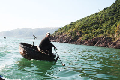 Kiên quyết dẹp bỏ bẫy nhử tôm hùm