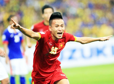 Dư âm trận đấu giữa tuyển Việt Nam và Malaysia: Hơn một cái đầu!