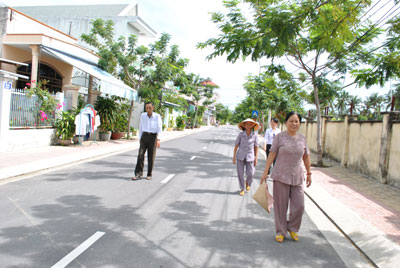 Đường nối cổng phụ Trường Đại học Thông tin liên lạc với đường Quảng Đức.