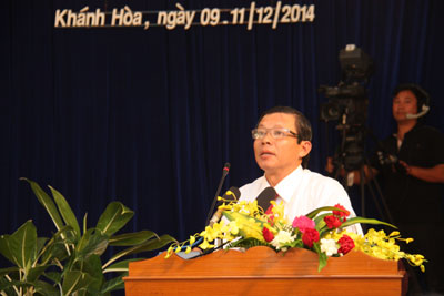 Ông Trần Ngọc Thanh - Chủ tịch Ủy ban Mặt trận Tổ quốc Việt Nam tỉnh thông báo về hoạt động Mặt trận tham gia xây dựng chính quyền. 