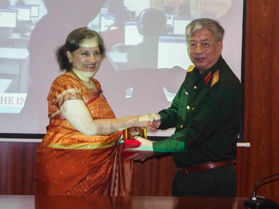 Đẩy nhanh tiến độ thành lập Trung tâm công nghệ thông tin và ngoại ngữ Việt -Ấn