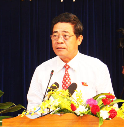 Tập trung xem xét, thông qua một số nghị quyết quan trọng (*)