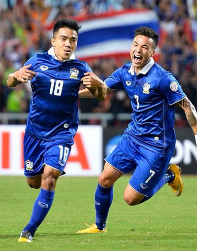 Chanathip (18) không phụ sự kỳ vọng của HLV Kiatisak.