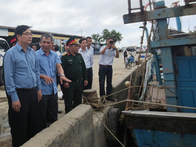 Bộ trưởng Cao Đức Phát kiểm tra tại cảng Đá Bạc