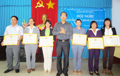 6 tập thể và 10 cá nhân được khen thưởng