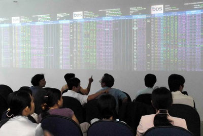 Hai sàn cùng giảm, VN-Index mất mốc 520 điểm